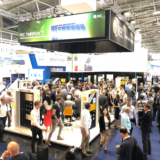 REC’s popular exhibition stand at Intersolar Europe in Munich, filled with visitors interested in REC’s premium solar panels