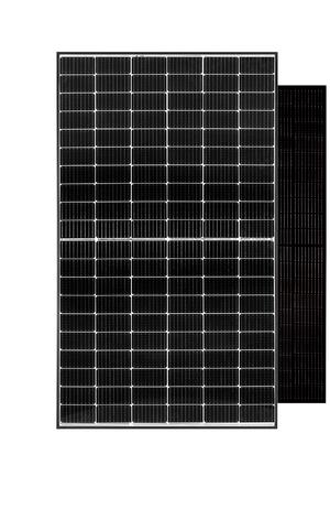 Portraits of REC TwinPeak 4 and TwinPeak 4 Black solar panel with 120 half-cut cells